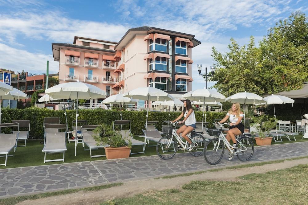 Kriss Internazionale Hotel Μπαρντολίνο Εξωτερικό φωτογραφία