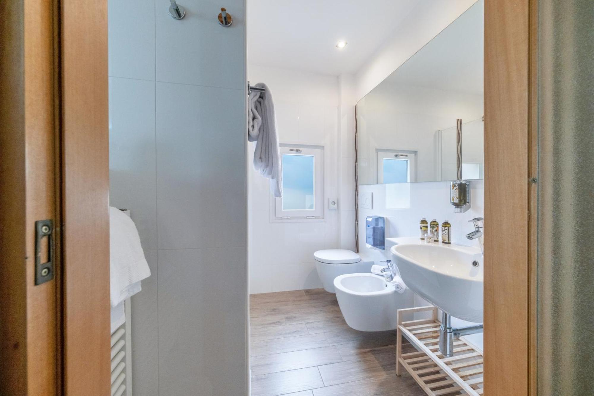 Kriss Internazionale Hotel Μπαρντολίνο Εξωτερικό φωτογραφία
