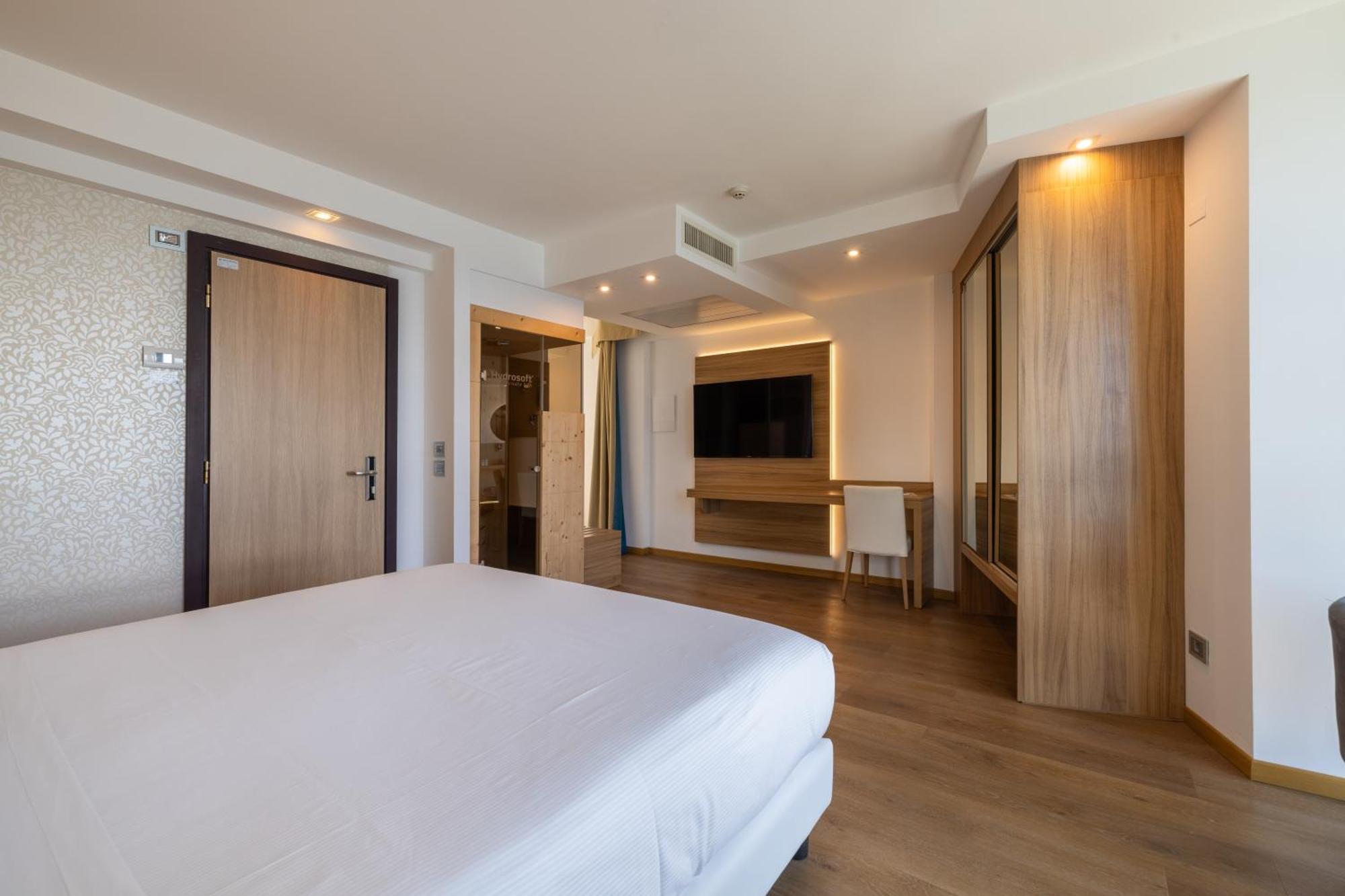 Kriss Internazionale Hotel Μπαρντολίνο Εξωτερικό φωτογραφία