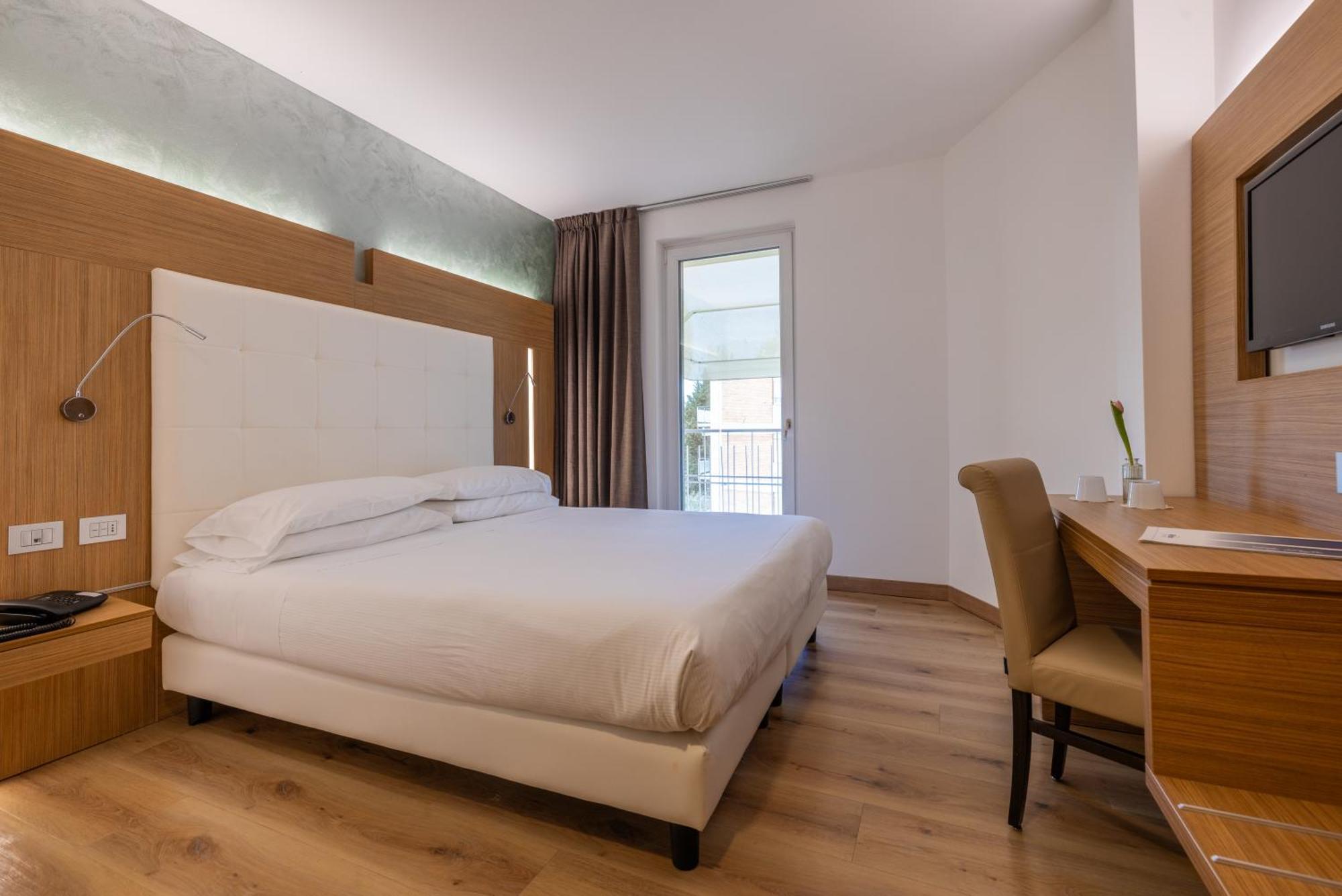 Kriss Internazionale Hotel Μπαρντολίνο Εξωτερικό φωτογραφία