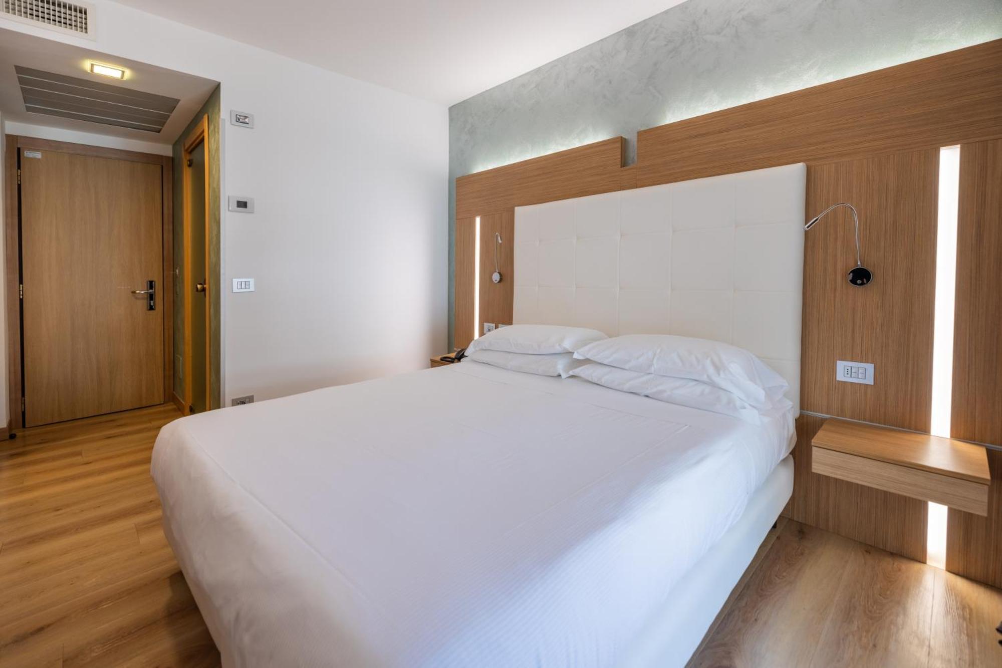 Kriss Internazionale Hotel Μπαρντολίνο Εξωτερικό φωτογραφία